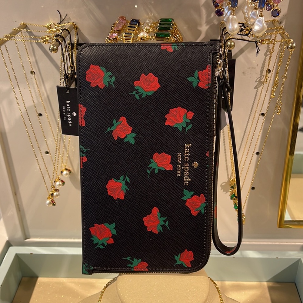 Kate Spade Lucy Medium L-Zip Wristlet
COLOR:
Black Multi
NWT - Picture 10 of 16